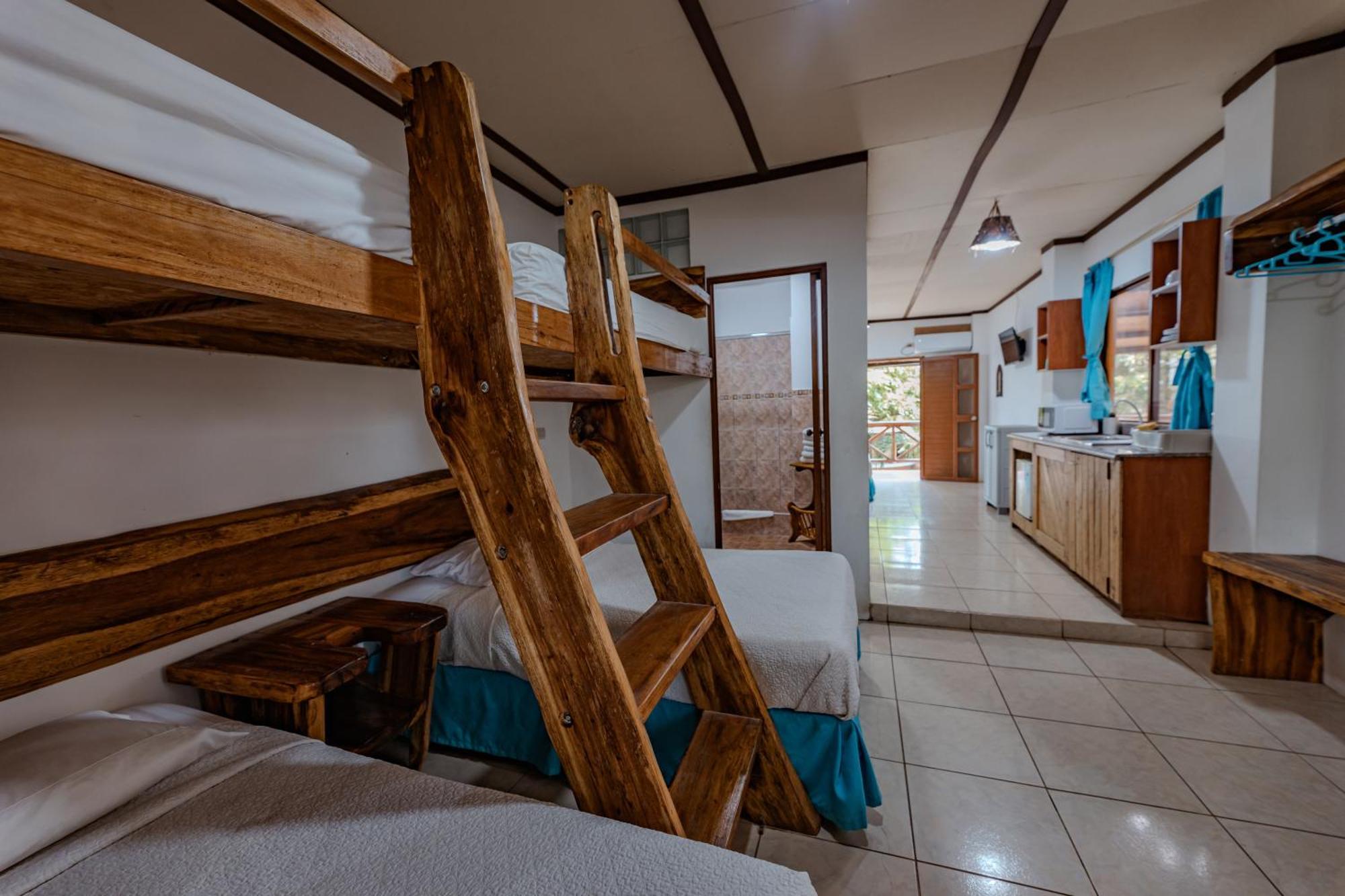 Hotel Nantu Hosteria Puerto Lopez Exterior photo