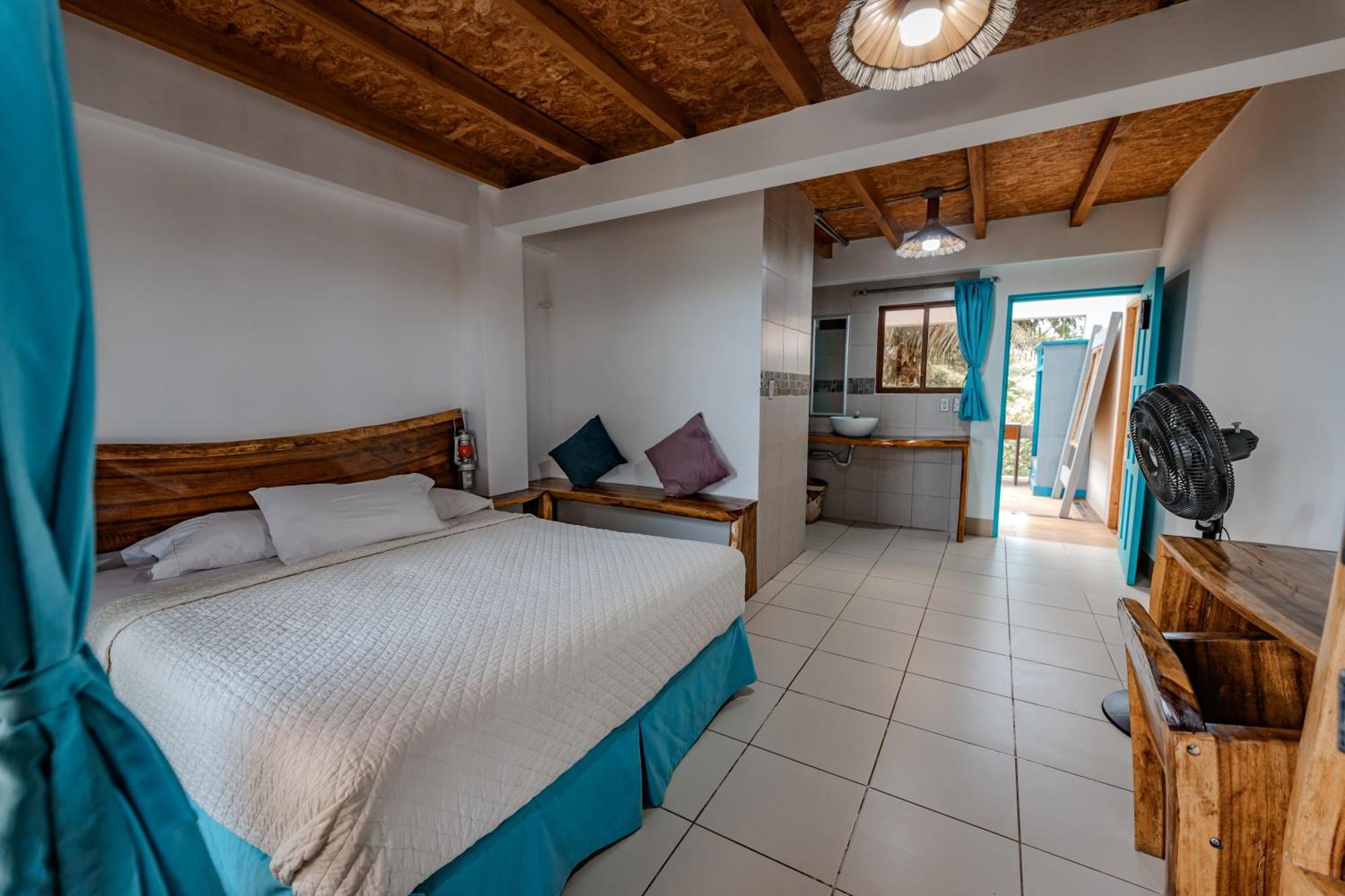 Hotel Nantu Hosteria Puerto Lopez Exterior photo
